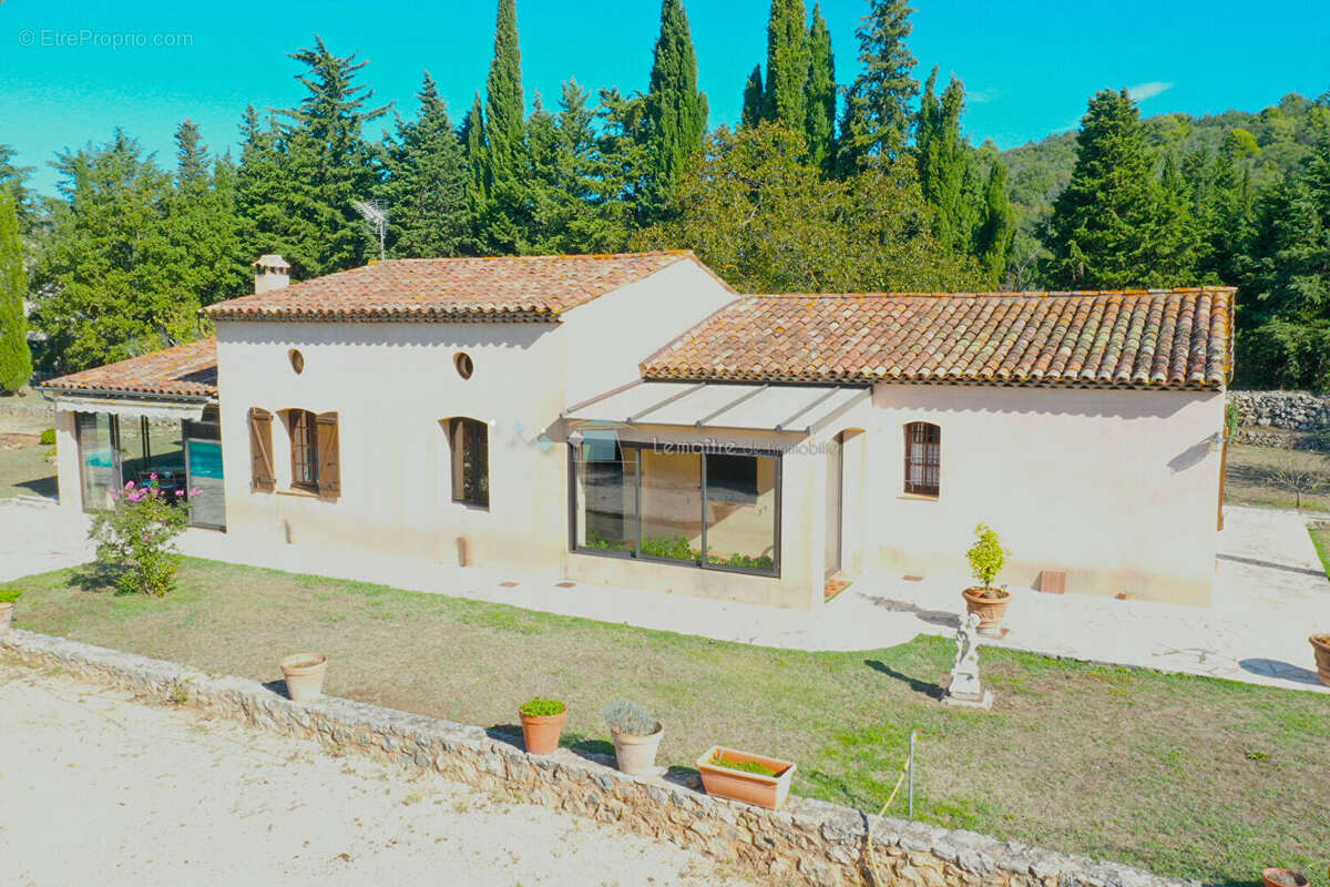 Maison à SAINT-CEZAIRE-SUR-SIAGNE