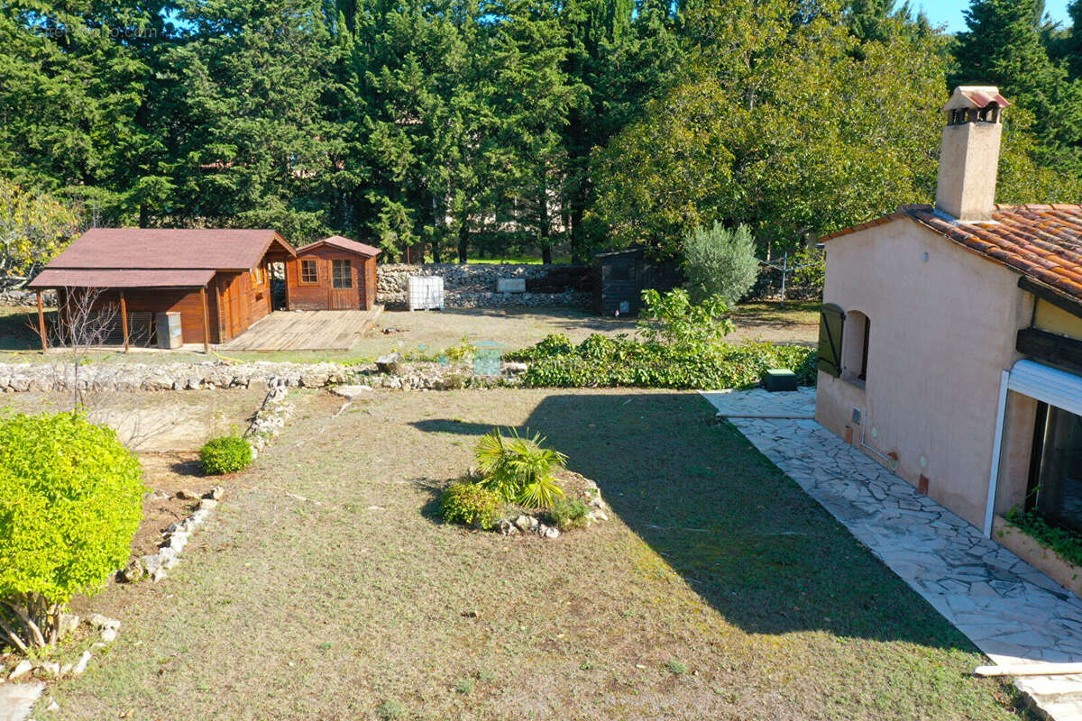 Maison à SAINT-CEZAIRE-SUR-SIAGNE