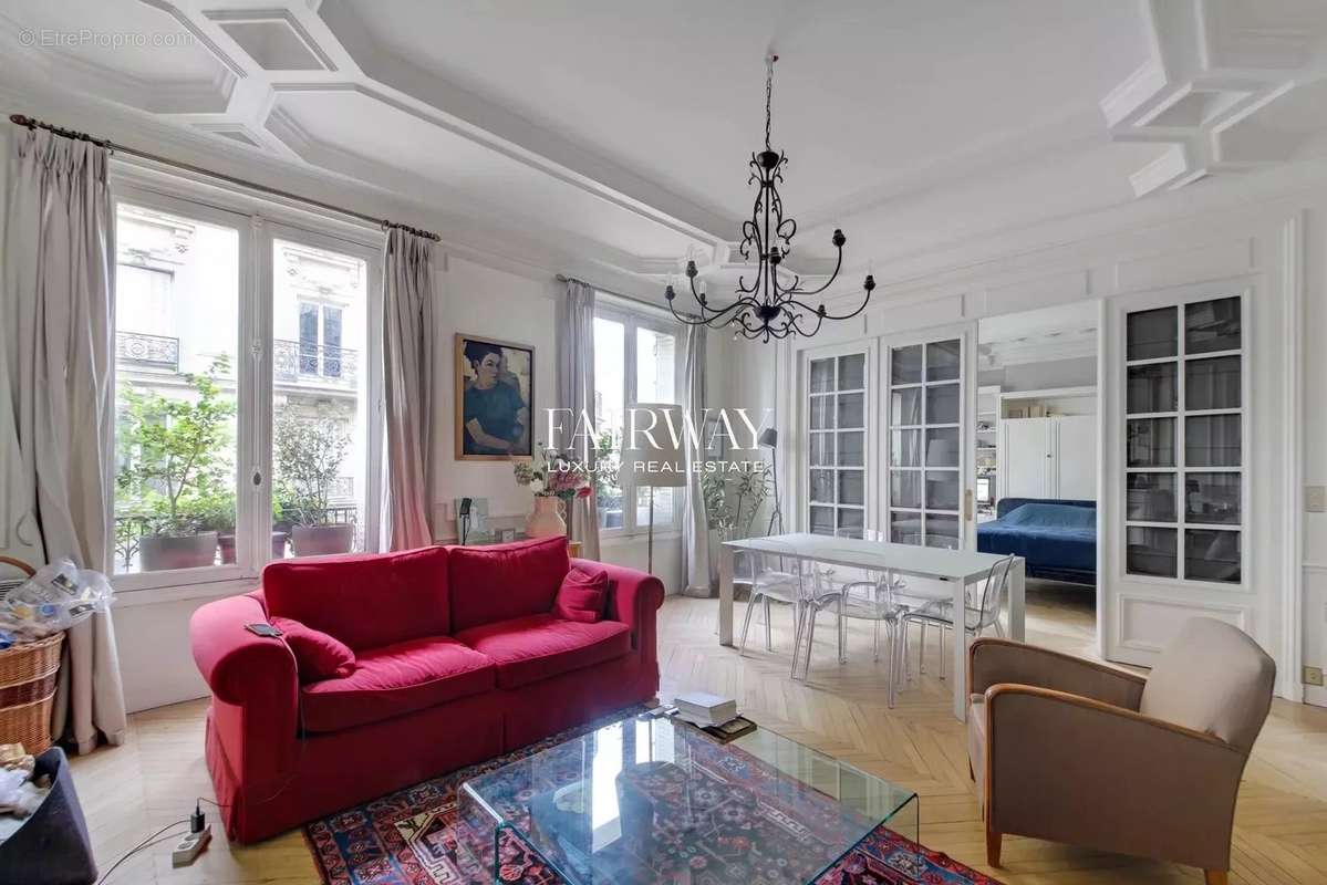 Appartement à PARIS-17E