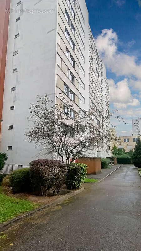 Appartement à ROSNY-SOUS-BOIS