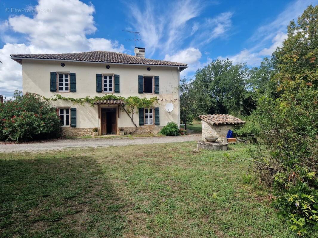 Maison à PUYGAILLARD-DE-QUERCY