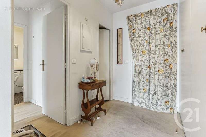 Appartement à NEUILLY-SUR-SEINE