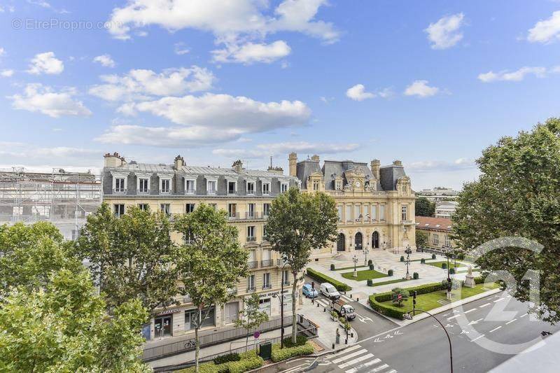 Appartement à NEUILLY-SUR-SEINE