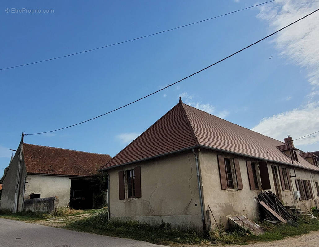 Maison à FLEURIEL