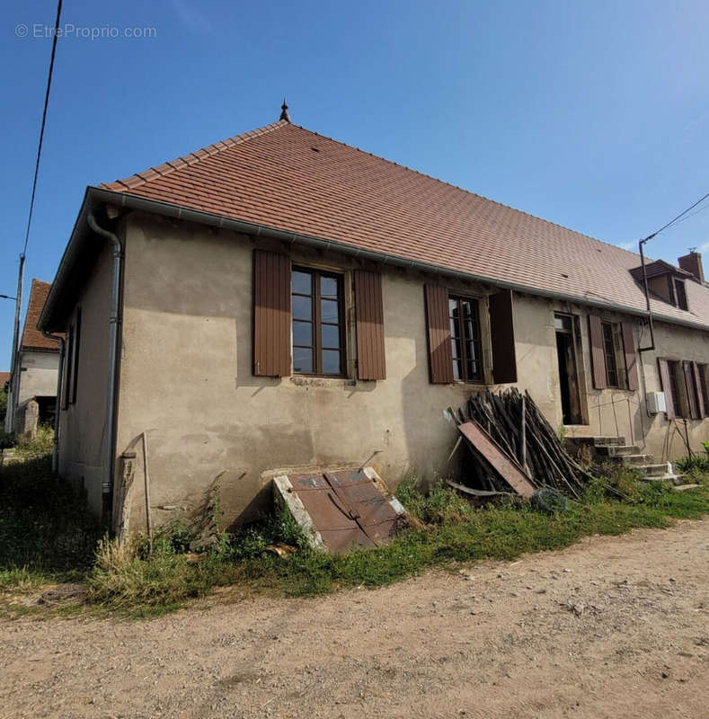 Maison à FLEURIEL