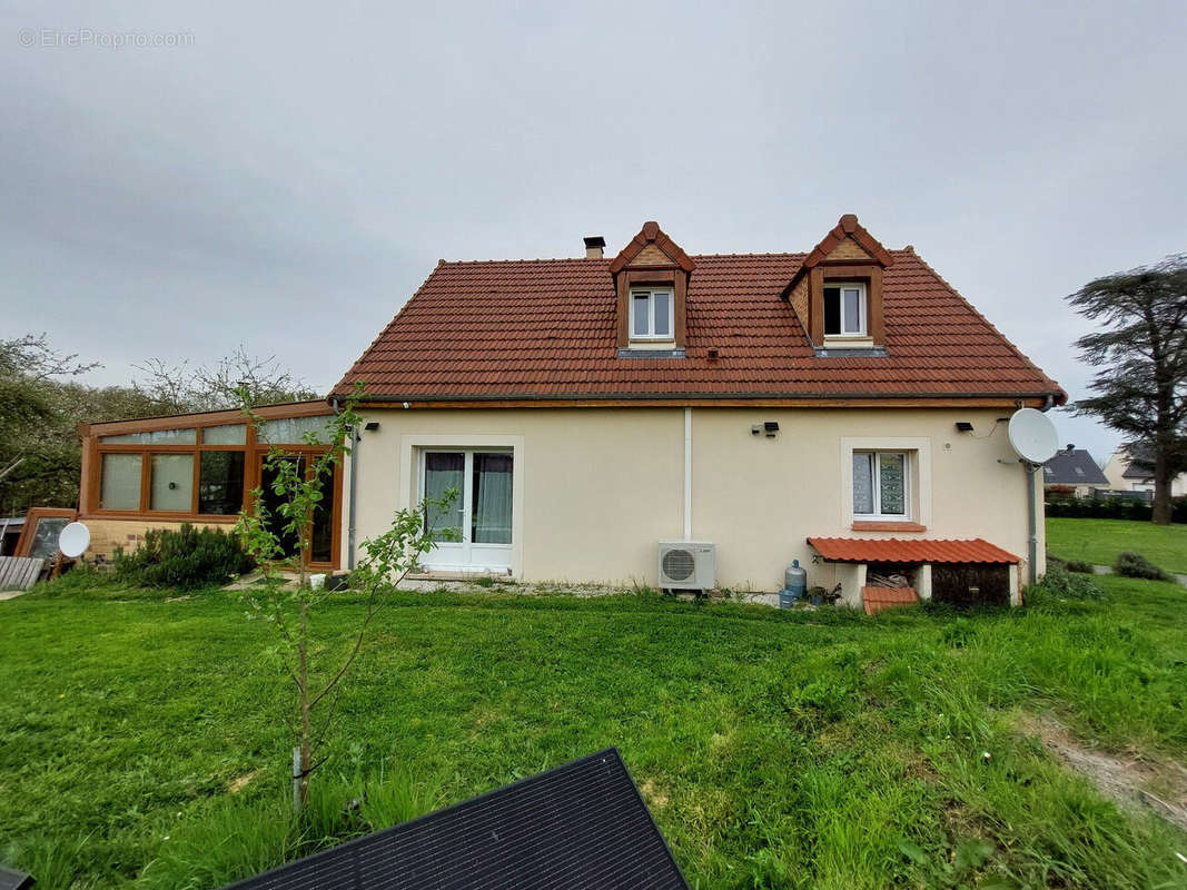 Maison à SAINT-JEAN-LES-DEUX-JUMEAUX