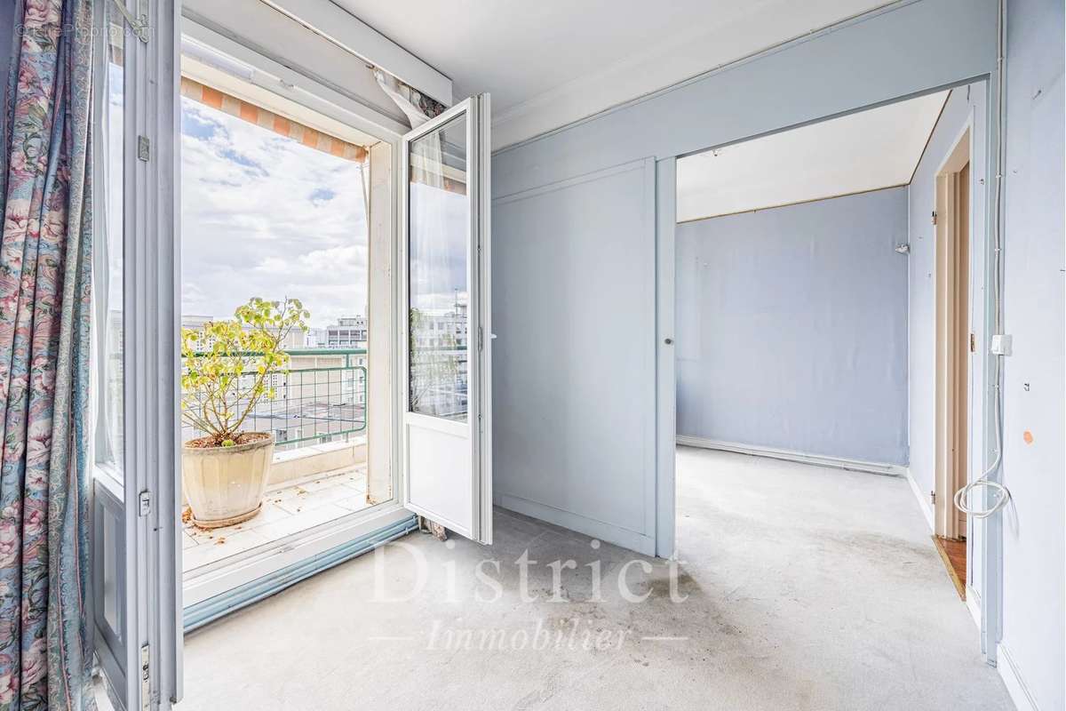 Appartement à PARIS-16E