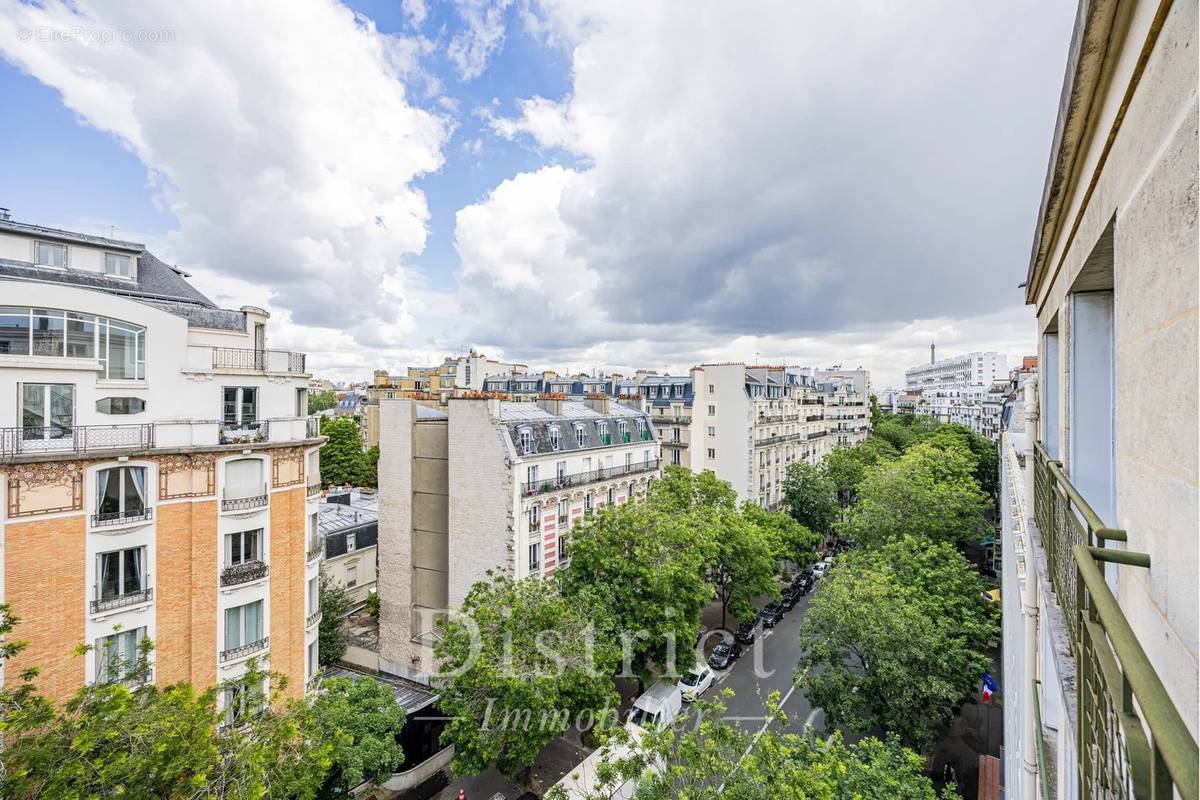 Appartement à PARIS-16E