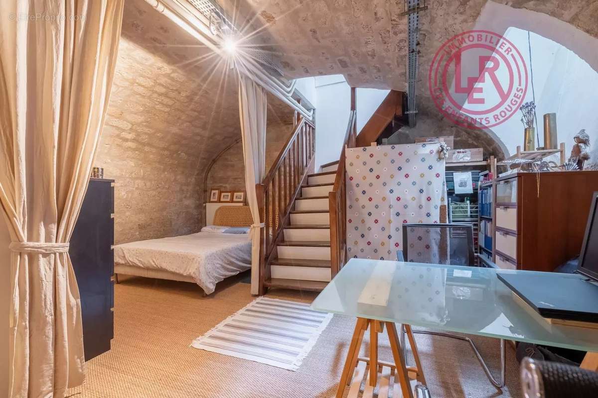 Appartement à PARIS-3E