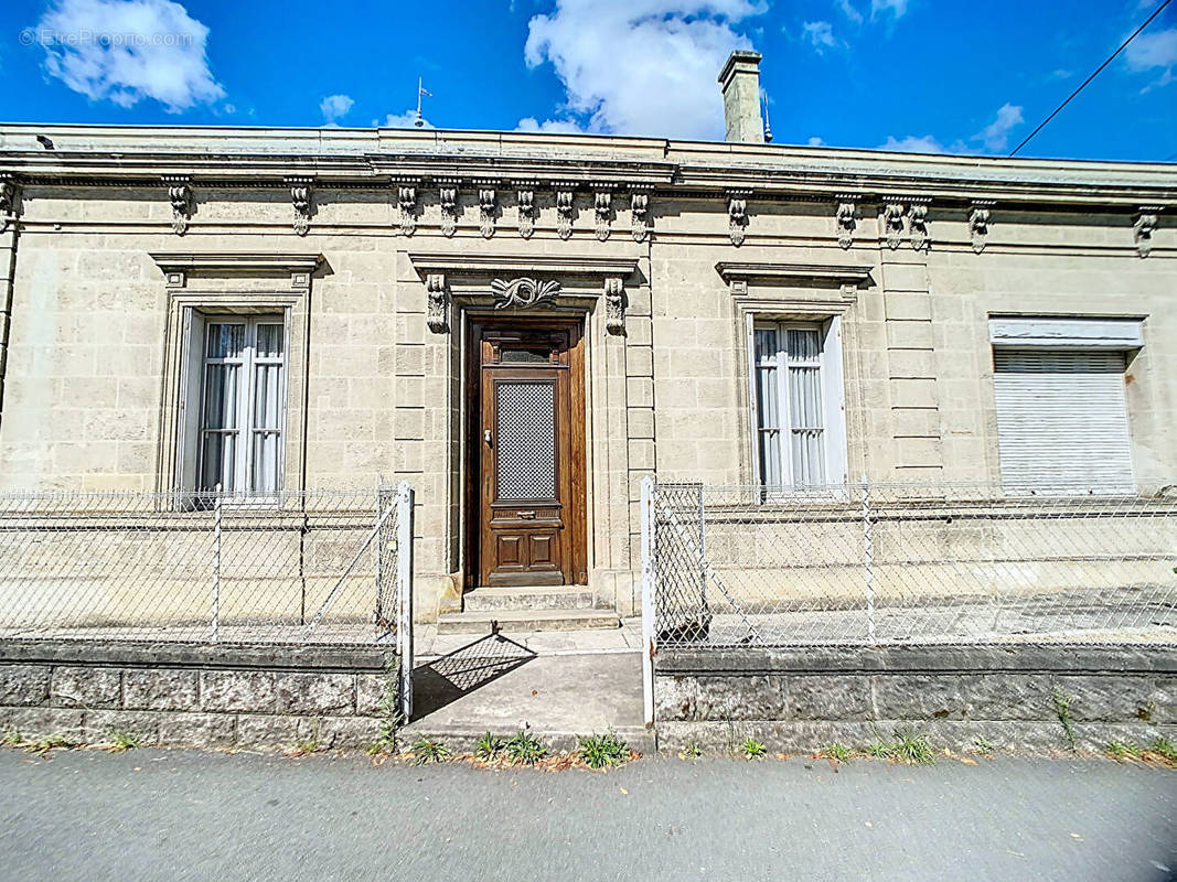 Maison à BLANQUEFORT