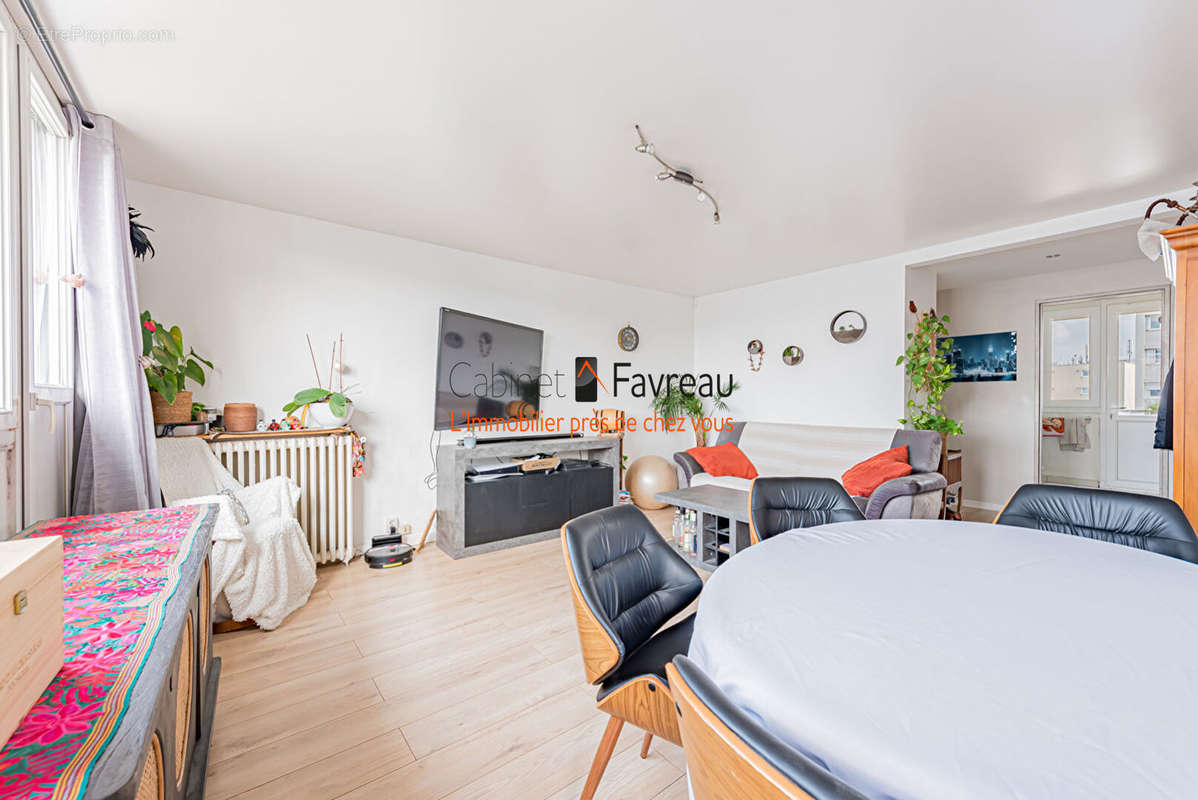 Appartement à FRESNES