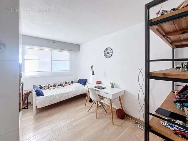 Appartement à VALLAURIS