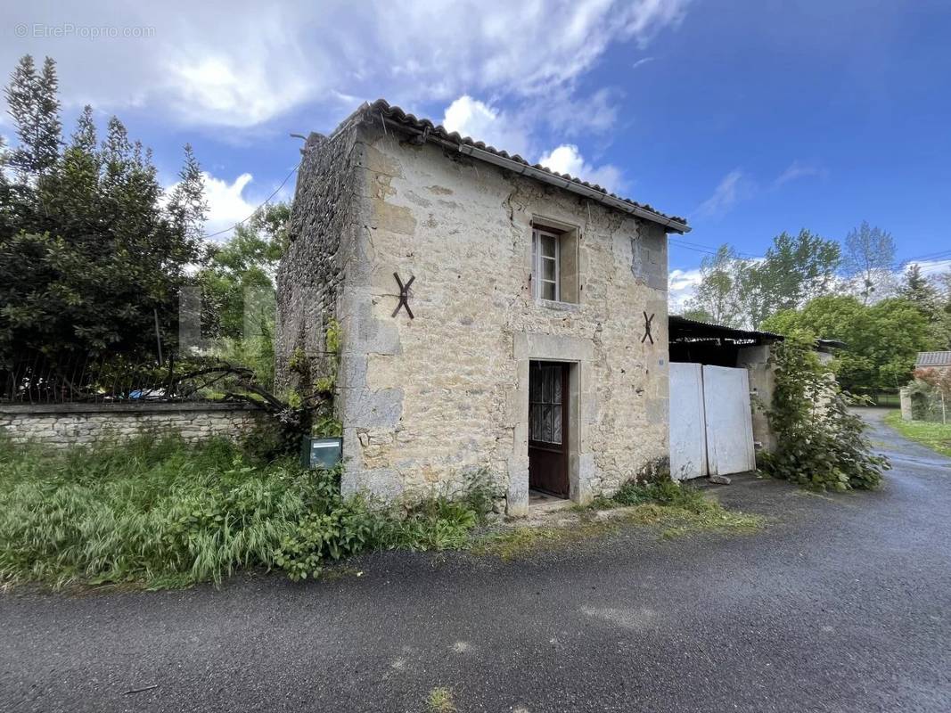 Maison à SAINT-PIERRE-DE-L&#039;ILE