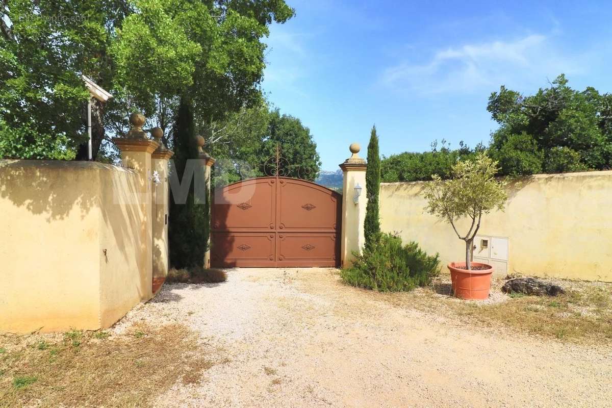 Maison à SAINT-MAXIMIN-LA-SAINTE-BAUME