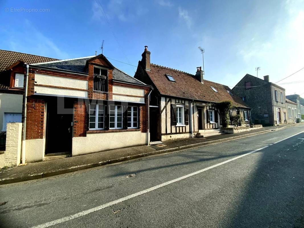 Maison à LA VILLE-AUX-CLERCS