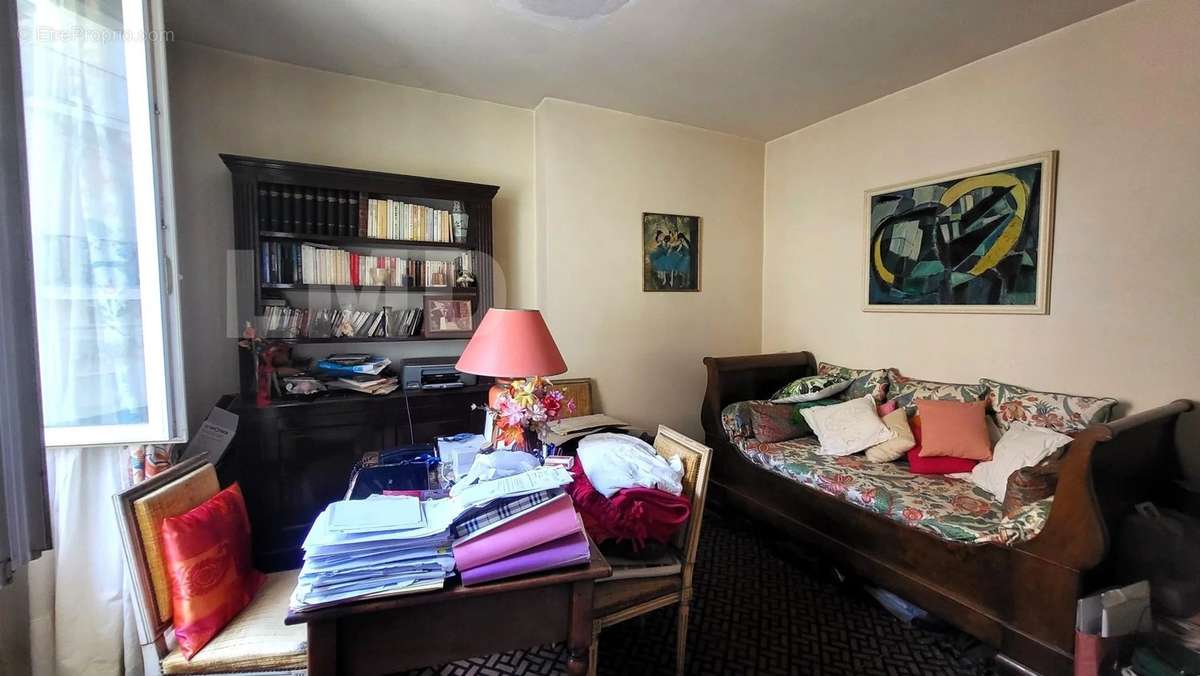 Appartement à MARSEILLE-1E