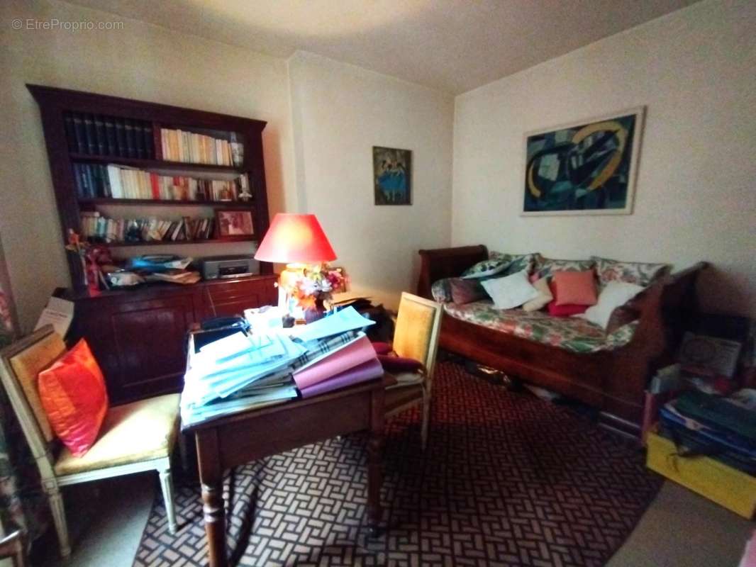 Appartement à MARSEILLE-1E