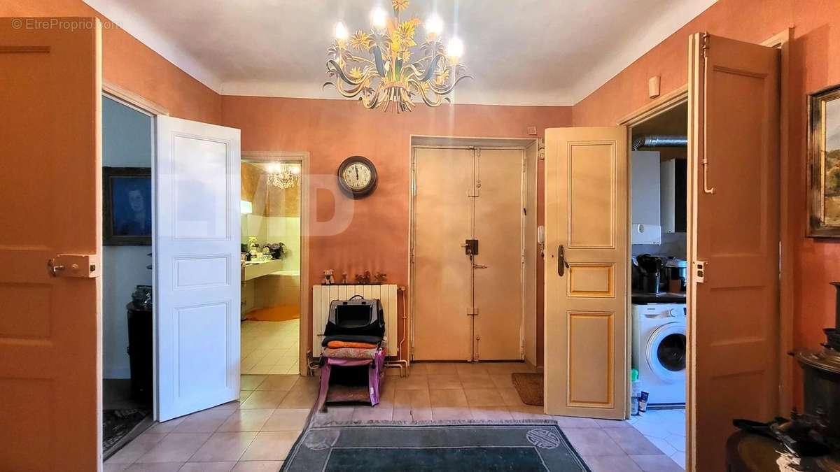 Appartement à MARSEILLE-1E