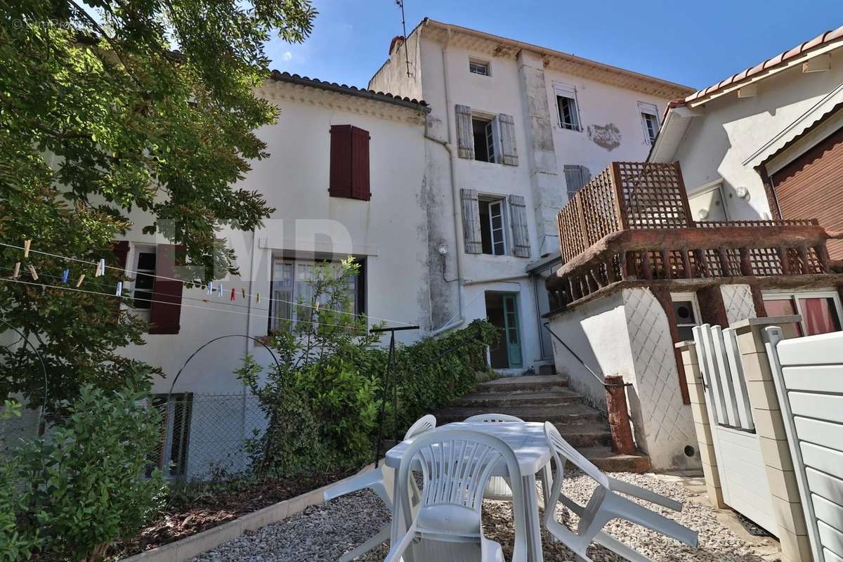 Appartement à LAMALOU-LES-BAINS