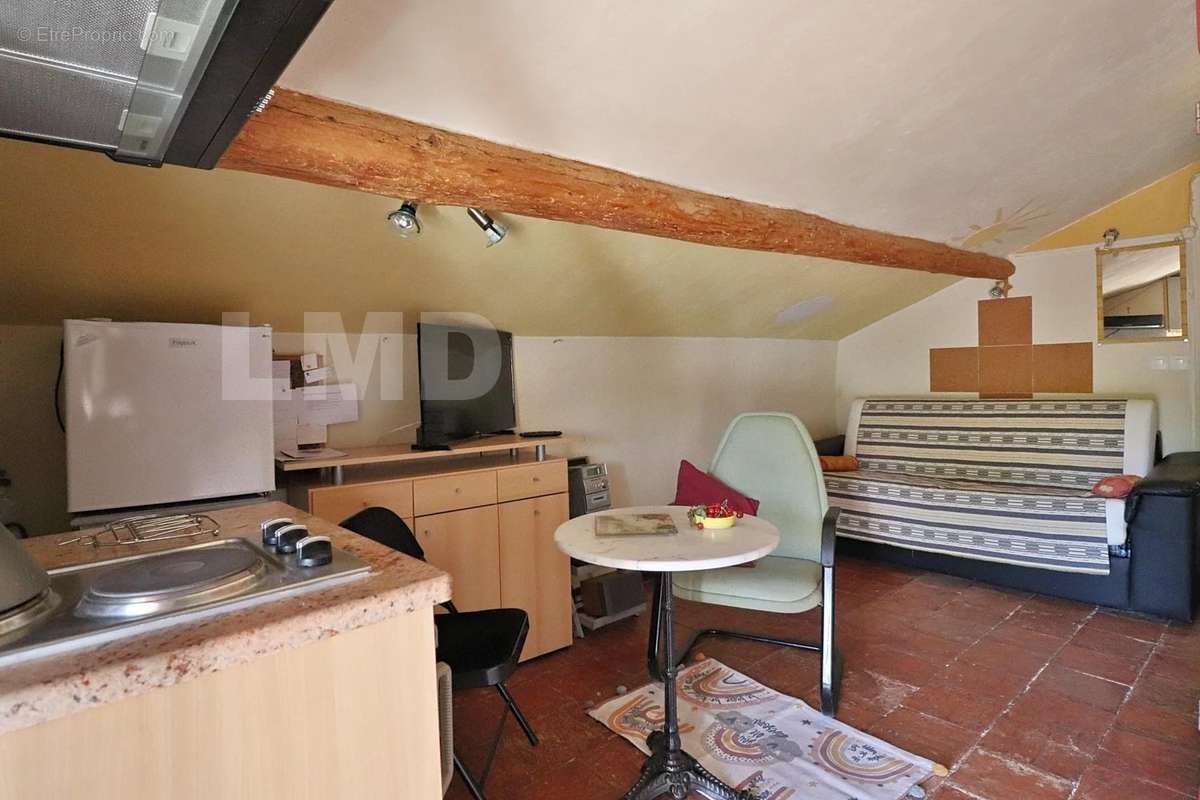 Appartement à LAMALOU-LES-BAINS