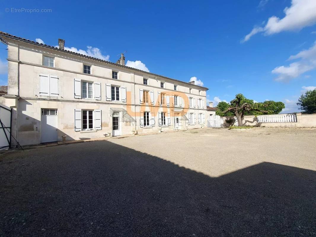 Maison à JARNAC