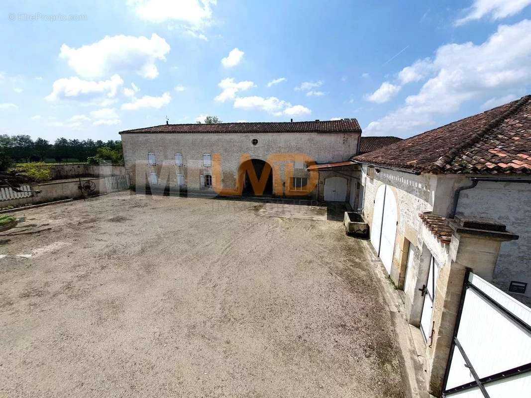 Maison à JARNAC