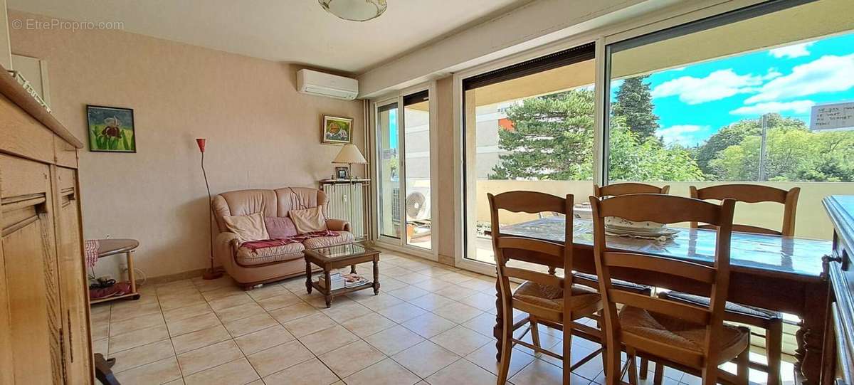 Appartement à MARSEILLE-12E