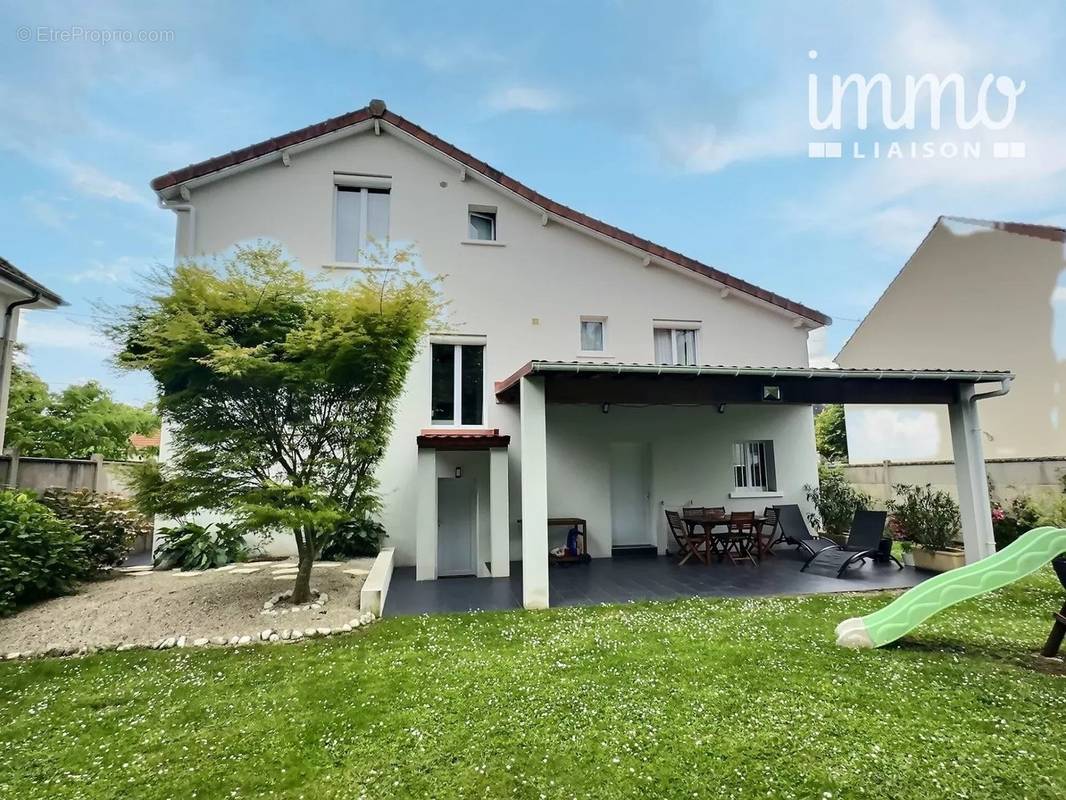 Maison à LIZY-SUR-OURCQ