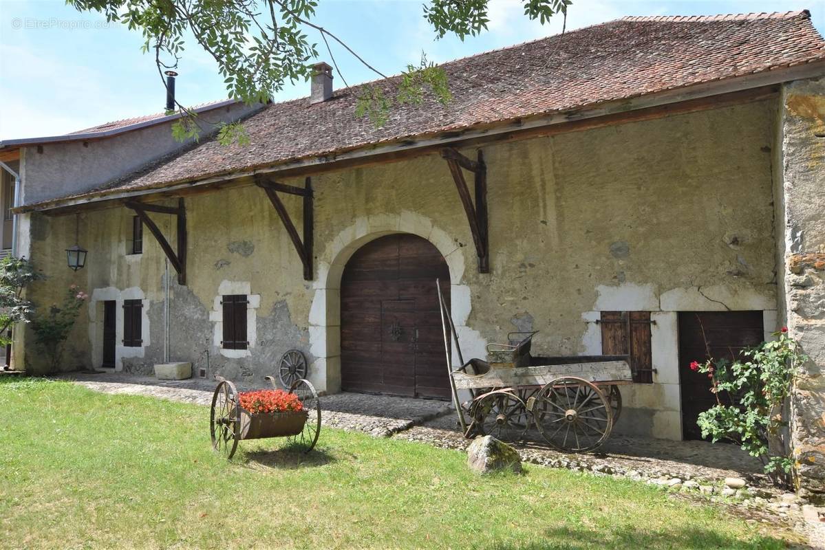 Maison à NEYDENS