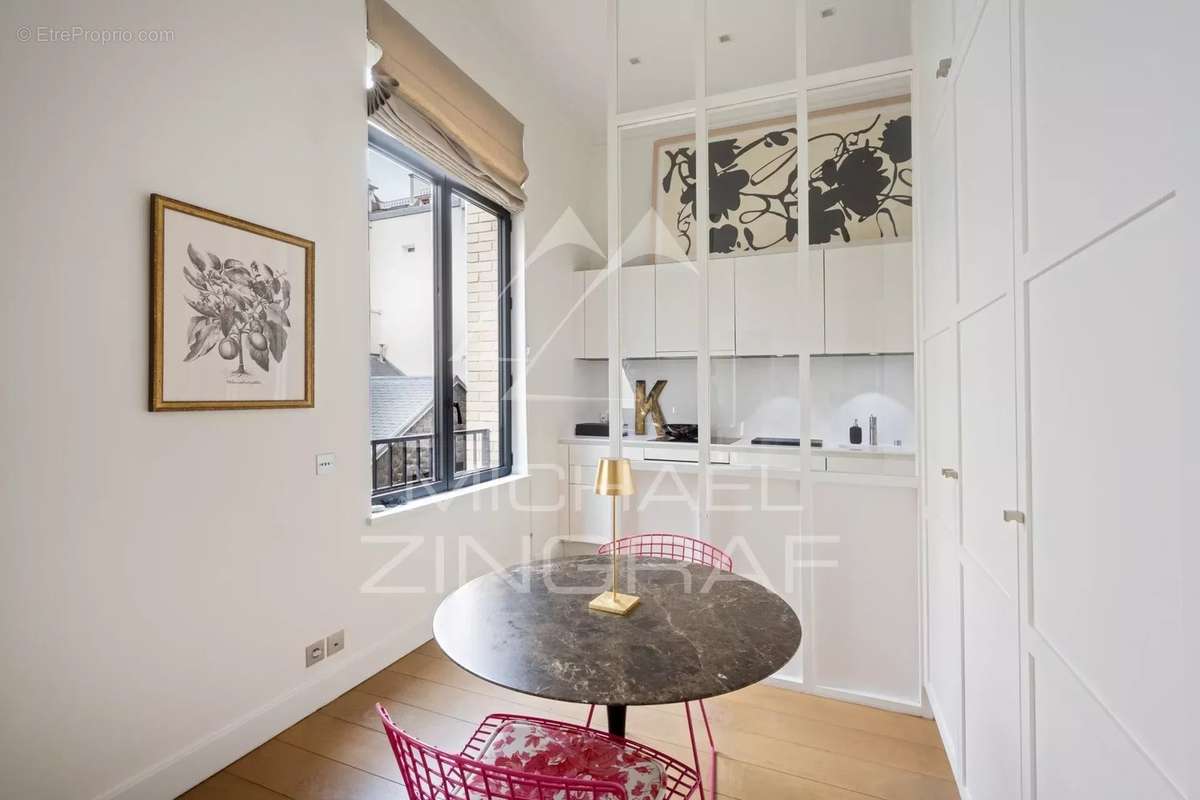 Appartement à PARIS-7E