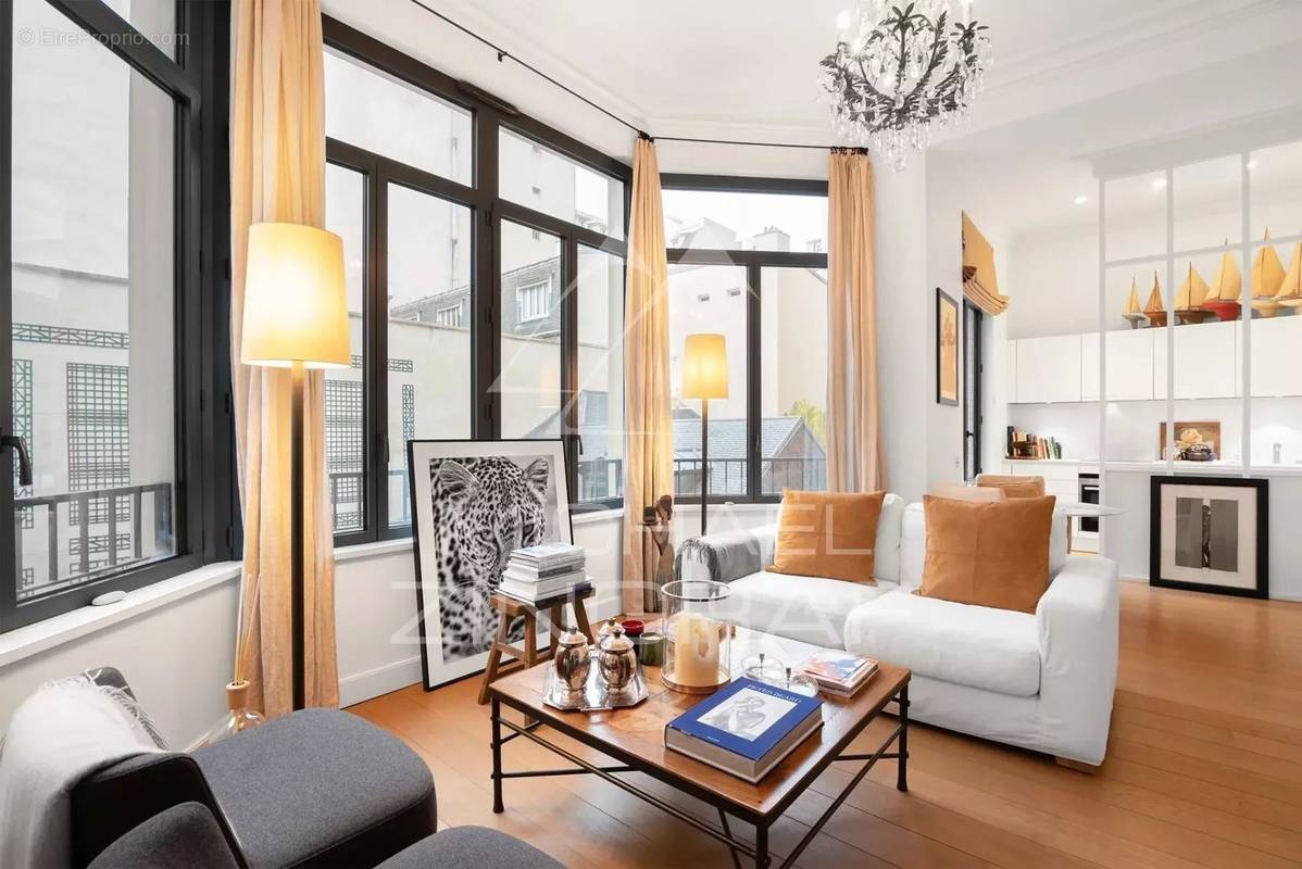 Appartement à PARIS-7E