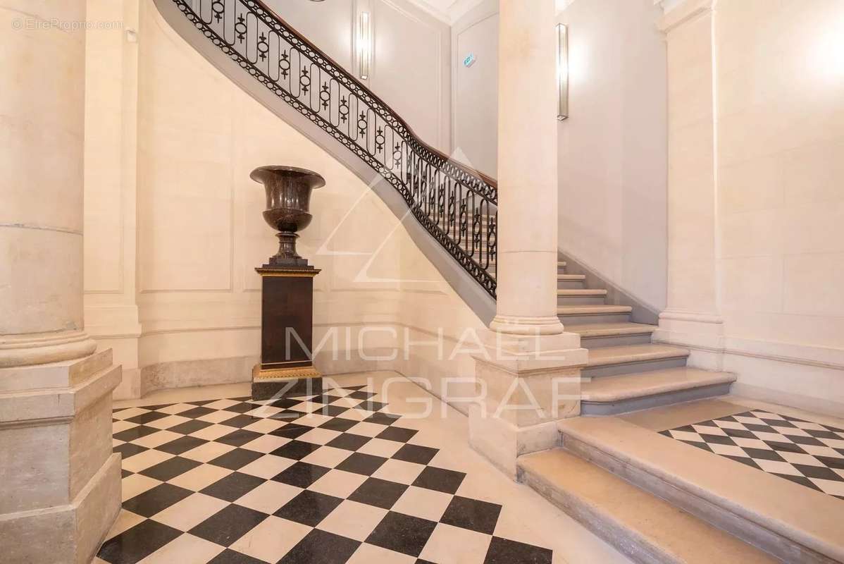 Appartement à PARIS-7E