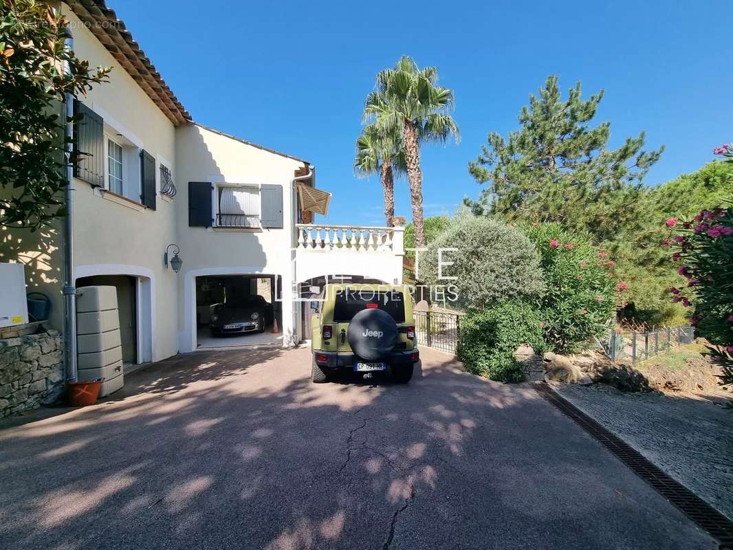 Maison à LES ADRETS-DE-L&#039;ESTEREL