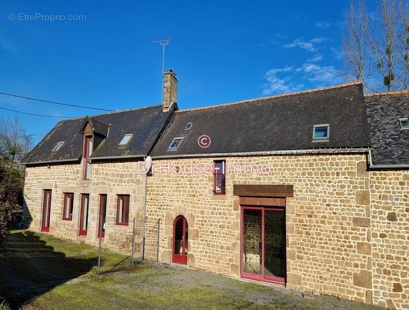 Maison à LOUVIGNE-DU-DESERT