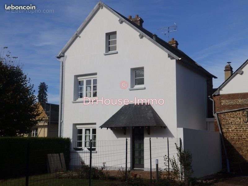 Maison à LA FERTE-FRENEL