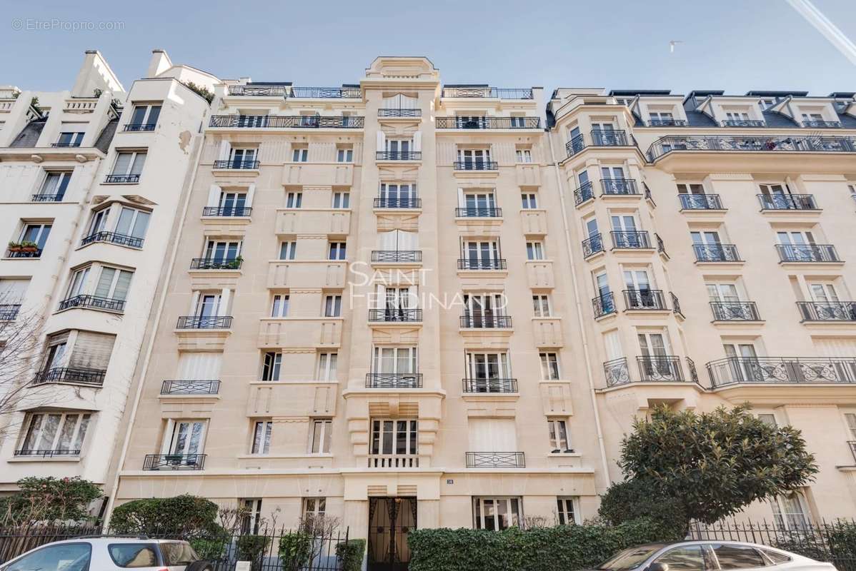 Appartement à PARIS-17E