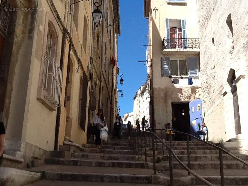 Appartement à MARSEILLE-2E