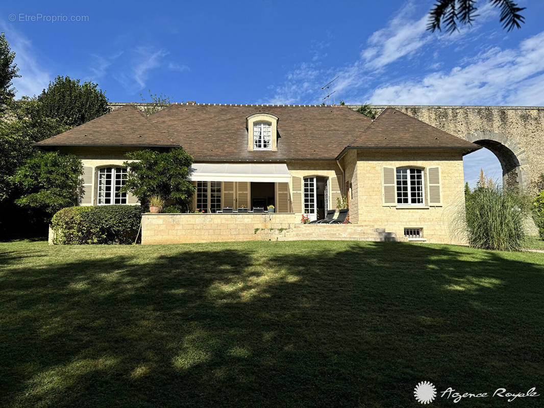 Maison à LOUVECIENNES