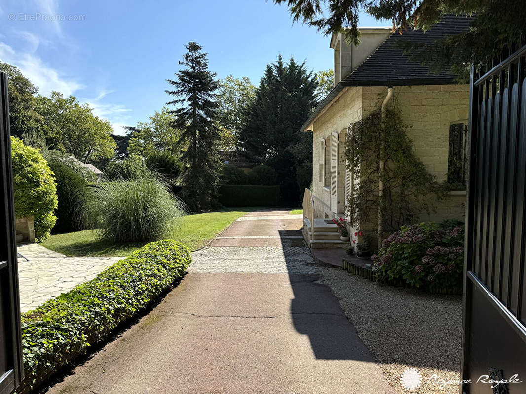 Maison à LOUVECIENNES