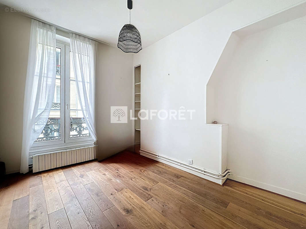 Appartement à PARIS-1E