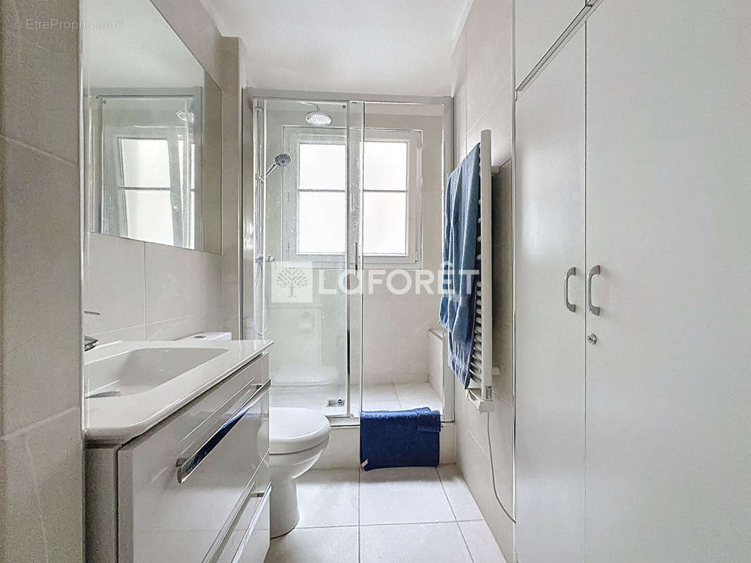 Appartement à PARIS-1E