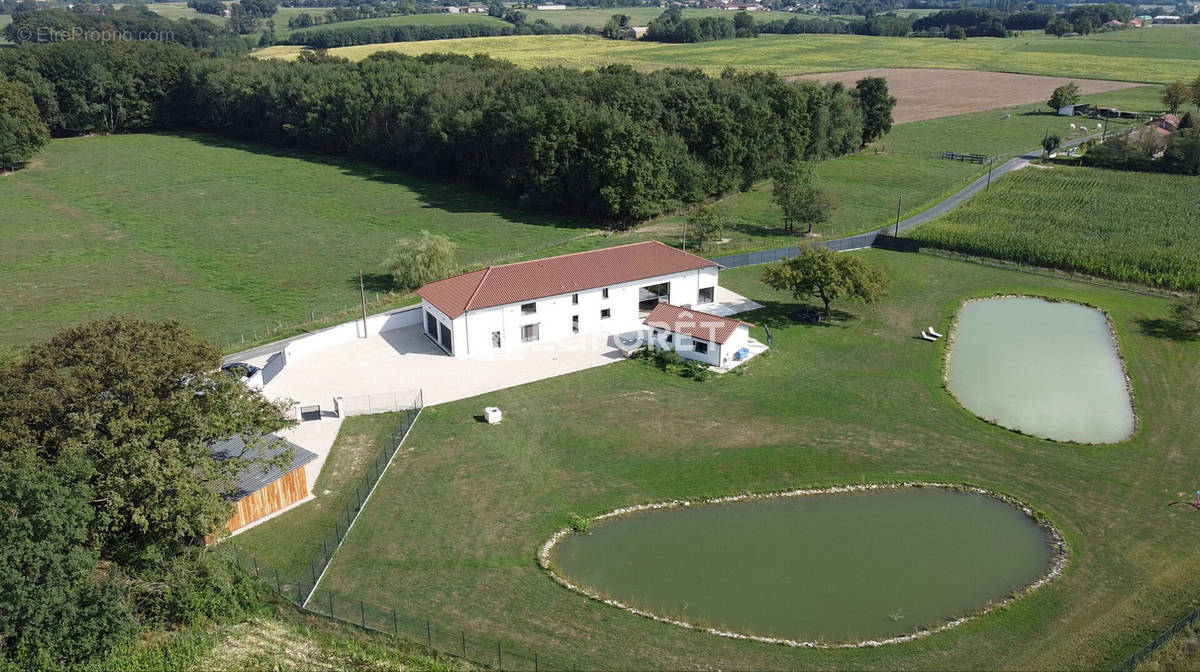 Maison à SERVIGNAT