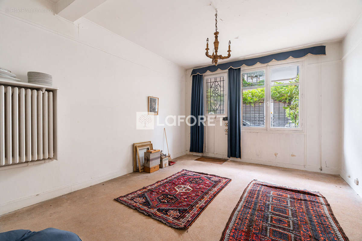 Appartement à NEUILLY-SUR-SEINE