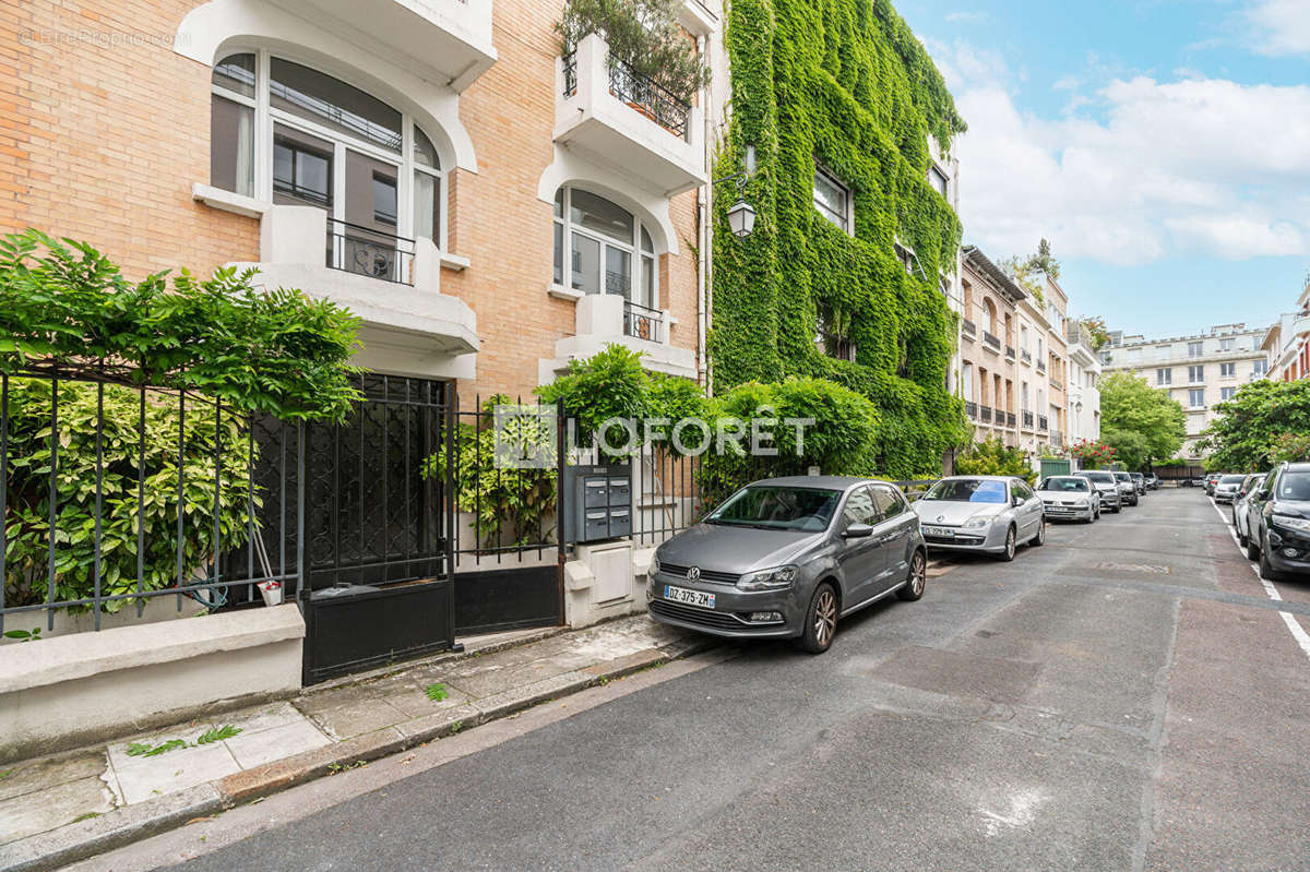 Appartement à NEUILLY-SUR-SEINE