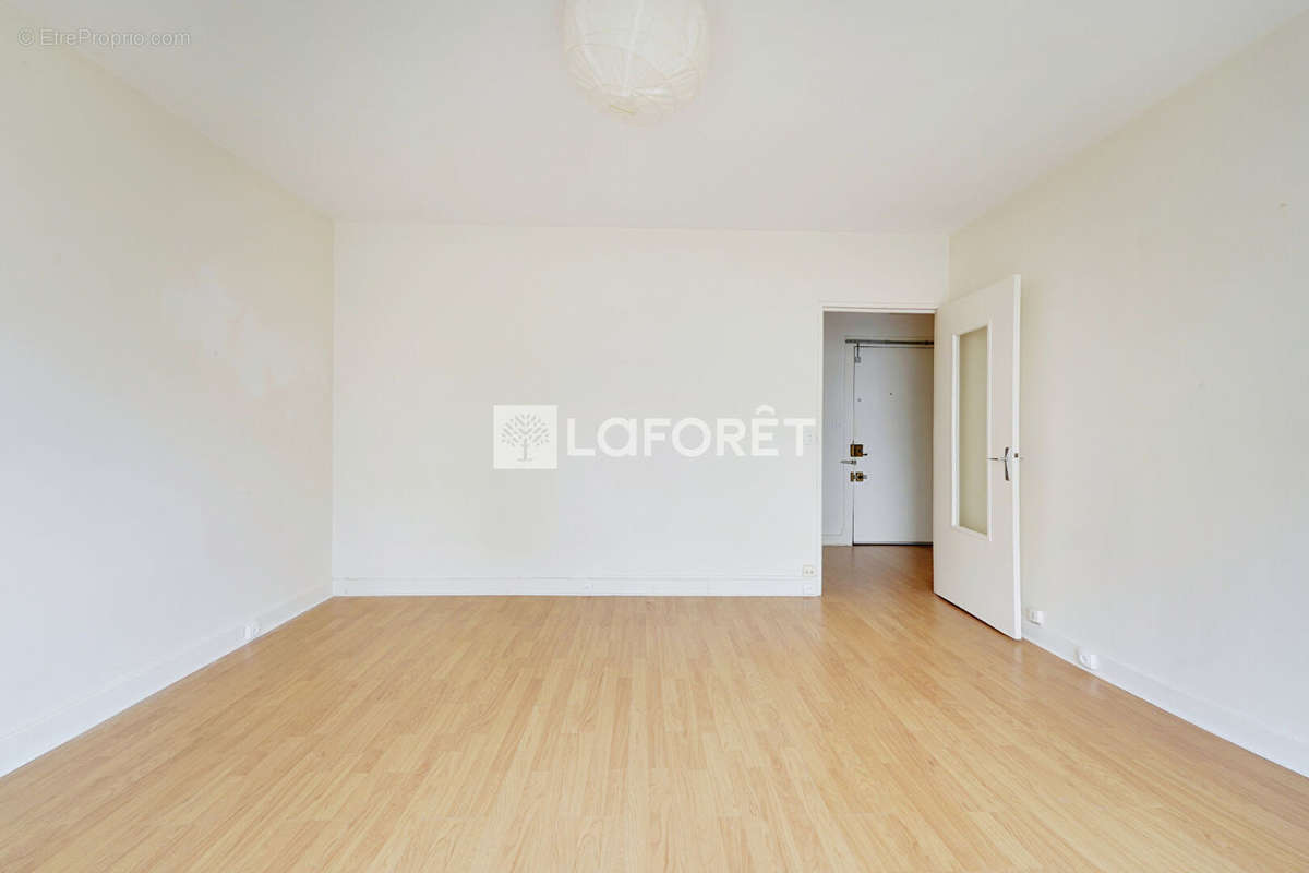 Appartement à PARIS-15E