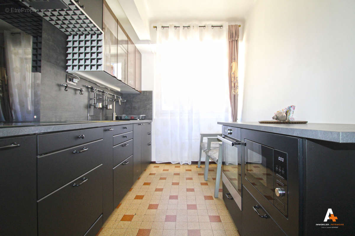 Appartement à MARSEILLE-8E