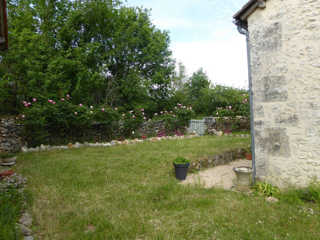 Maison à PAUSSAC-ET-SAINT-VIVIEN