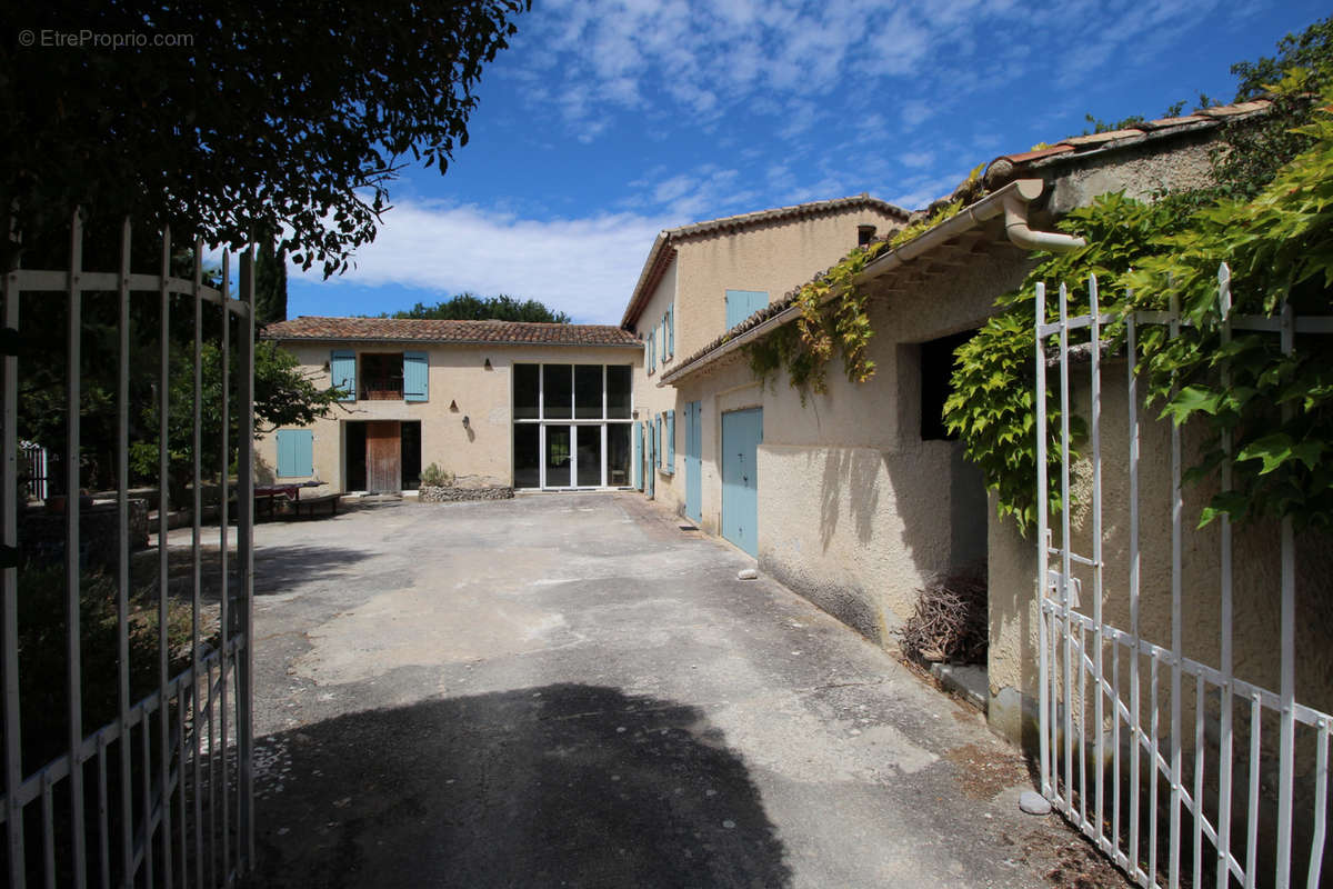 Maison à VAISON-LA-ROMAINE