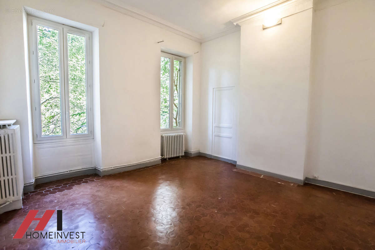 Appartement à MARSEILLE-1E