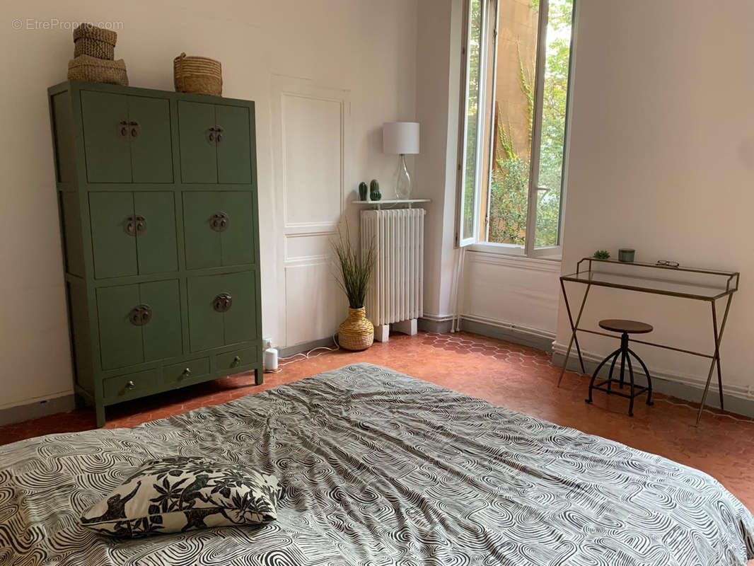 Appartement à MARSEILLE-1E